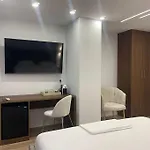 Lindi's 1 4 *