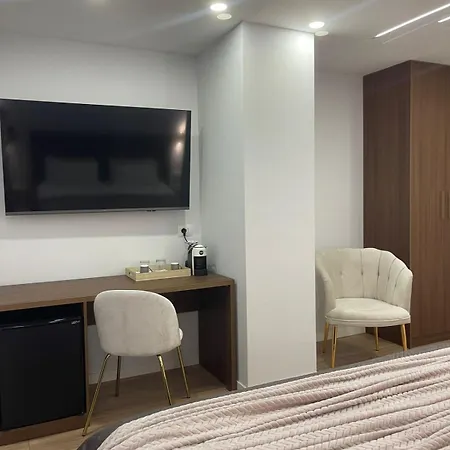 Lindi's 1 4 Apartment *